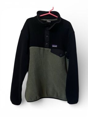 Patagonia Black and Olive Green Kids Snap-T Fleece Pullover